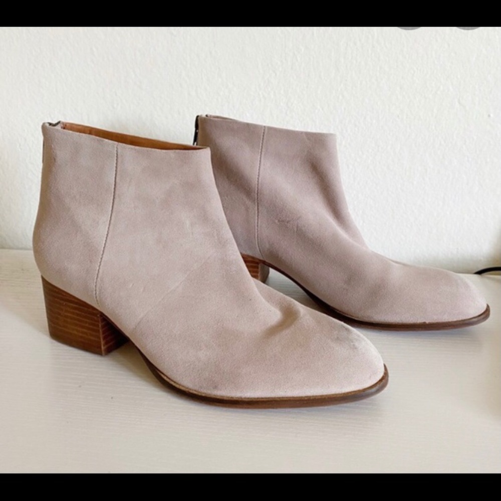 Seychelles | Momentum Suede Ankle Booties